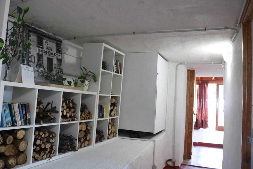 Half Wooden Rural Apartment ファスニア エクステリア 写真