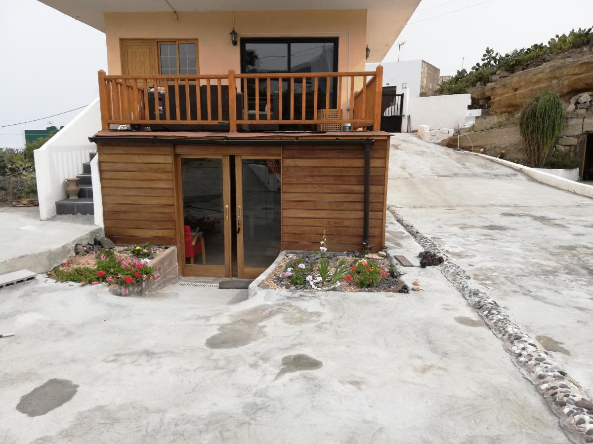 Half Wooden Rural Apartment ファスニア エクステリア 写真