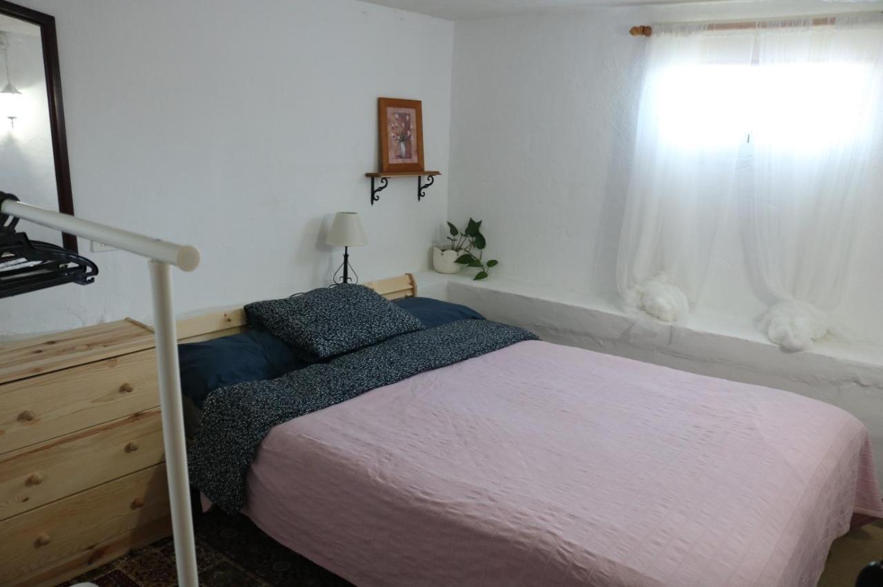 Half Wooden Rural Apartment ファスニア エクステリア 写真