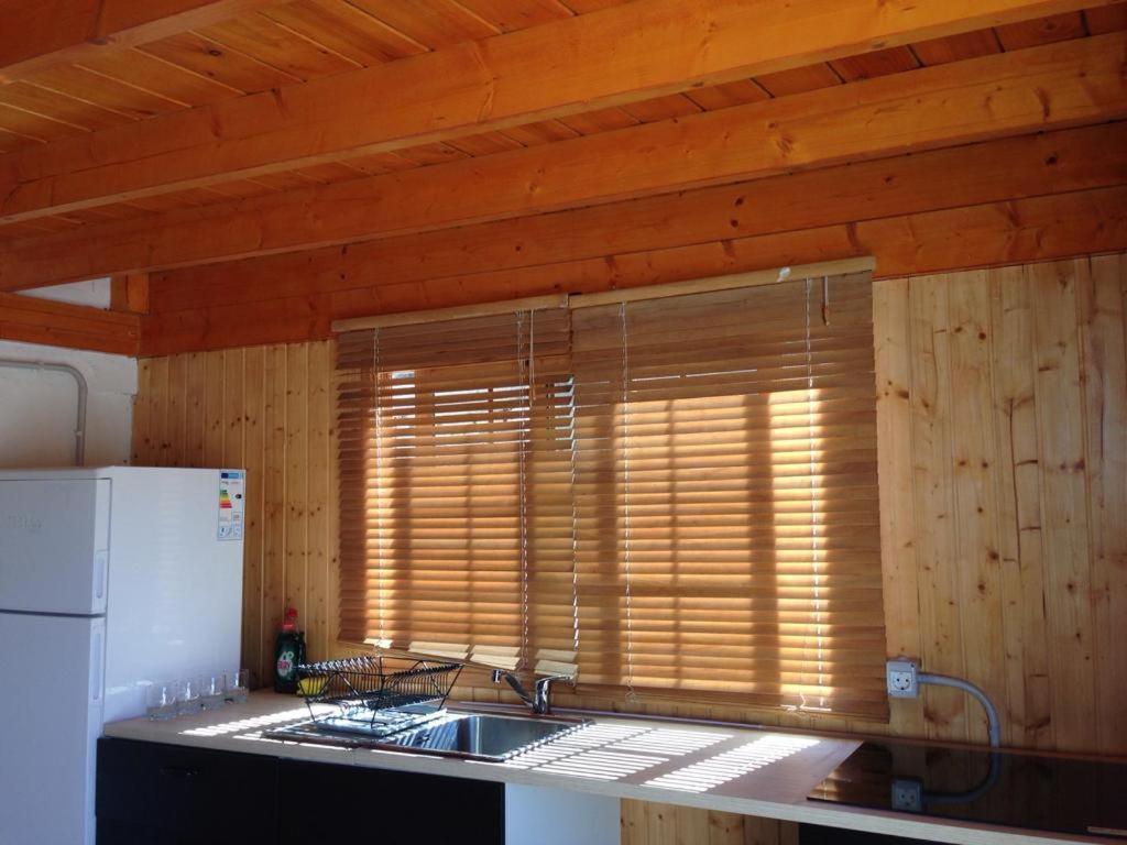 Half Wooden Rural Apartment ファスニア エクステリア 写真